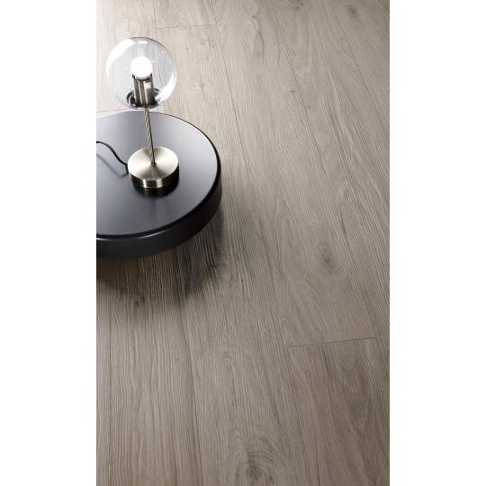 rusztikus furdoszoba szurke fahatasu keramia padlo antikolt tolgy fagyallo csuszasmentes nappali terasz furdoszoba cercom briccole hajopadlo 3.jpg